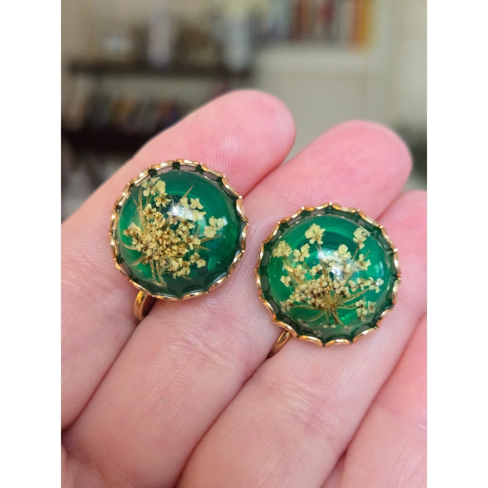 Green Resin Real Flowers Earrings  Scalloped Goldtone Setting Vintage